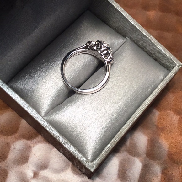 Beautiful! Diamond Engagement or just because Ring - Picture 6 of 7